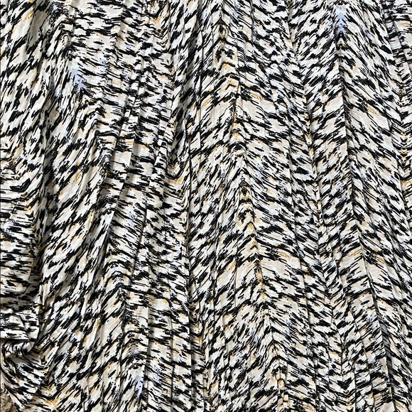 Asymmetrical Midi Skirt - Picture 2 of 7